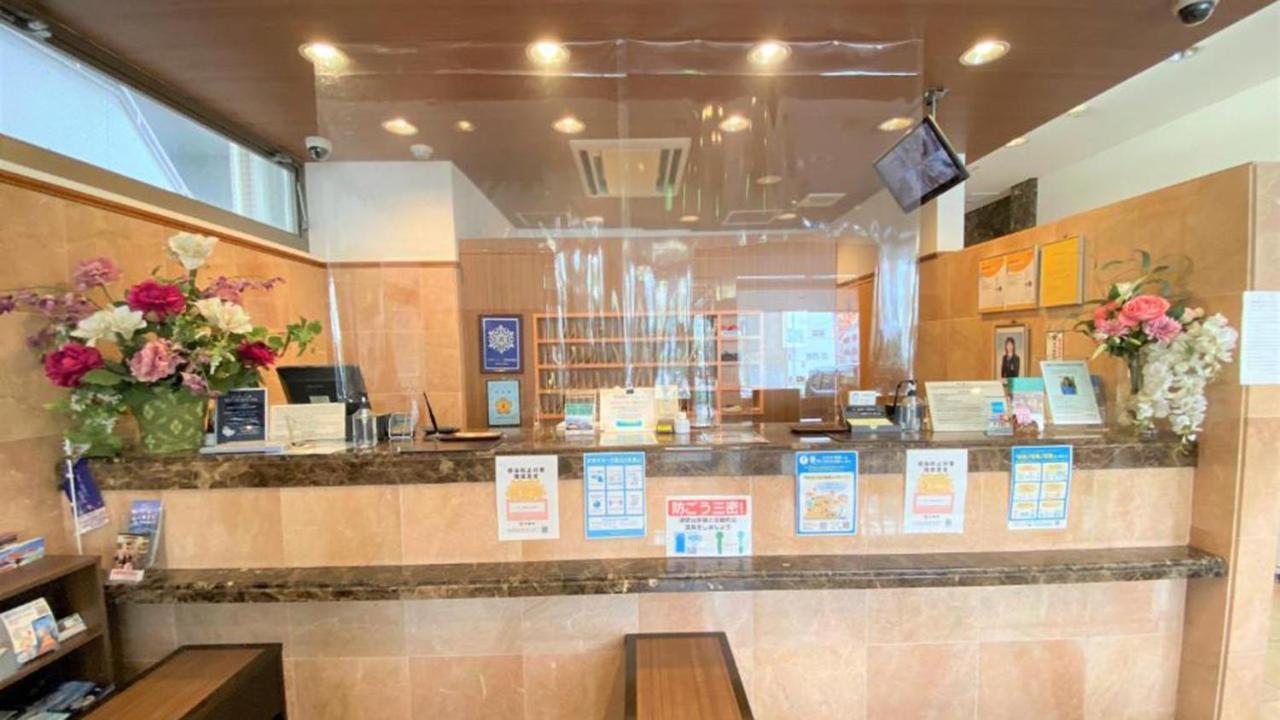 Toyoko Inn Okinawa Naha Kokusai-Dori Miebashi-Eki Exterior photo