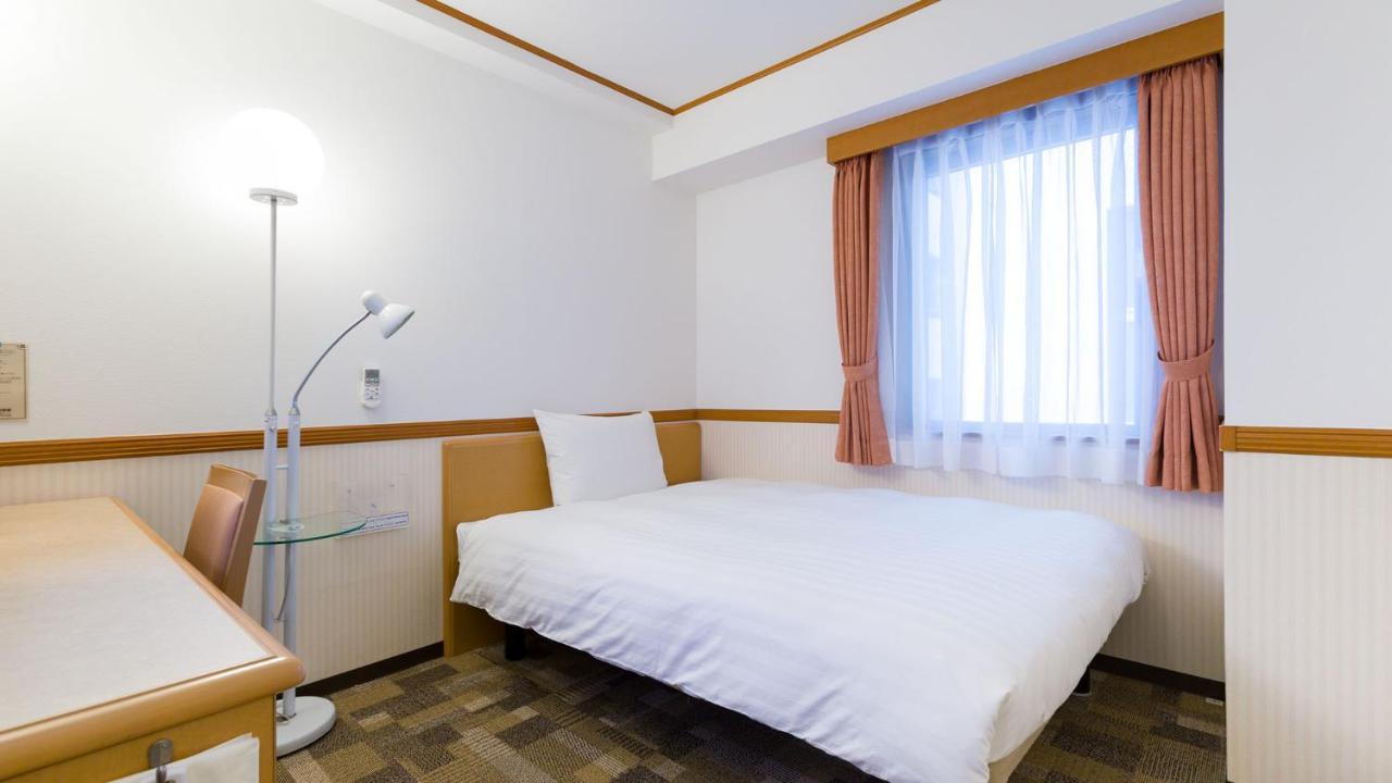 Toyoko Inn Okinawa Naha Kokusai-Dori Miebashi-Eki Exterior photo