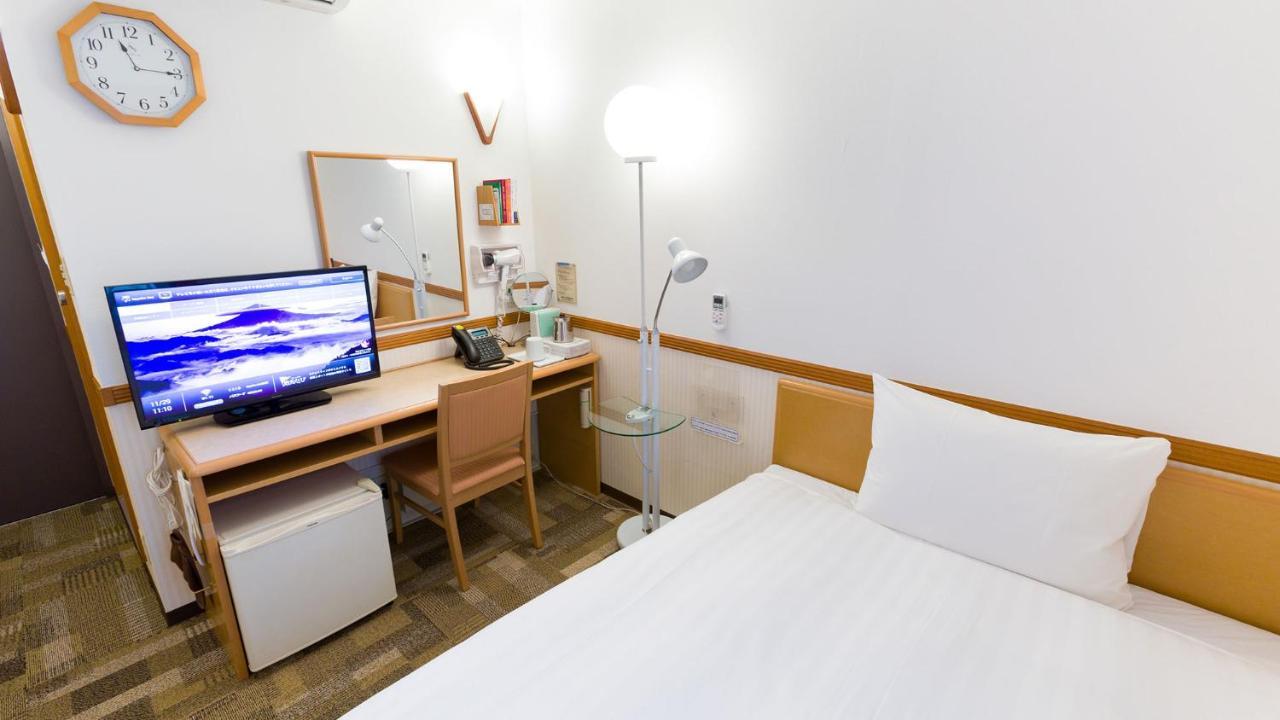 Toyoko Inn Okinawa Naha Kokusai-Dori Miebashi-Eki Exterior photo