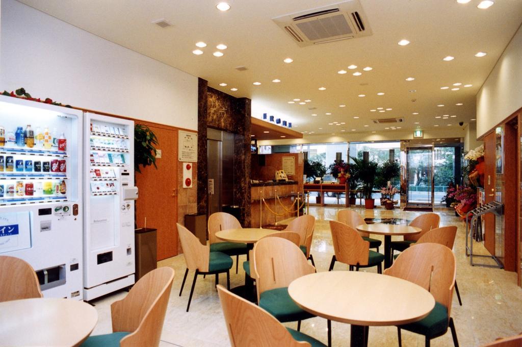 Toyoko Inn Okinawa Naha Kokusai-Dori Miebashi-Eki Exterior photo